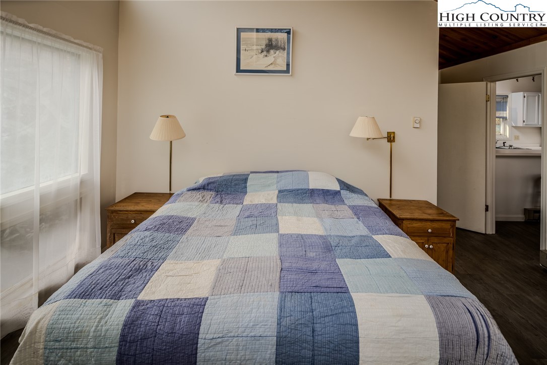 471 Lakeview Road Newland, NC 28657 - Photo 20 of 50 Gallery Image 20