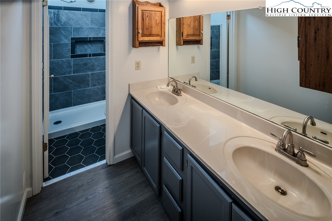 471 Lakeview Road Newland, NC 28657 - Photo 23 of 50 Gallery Image 23