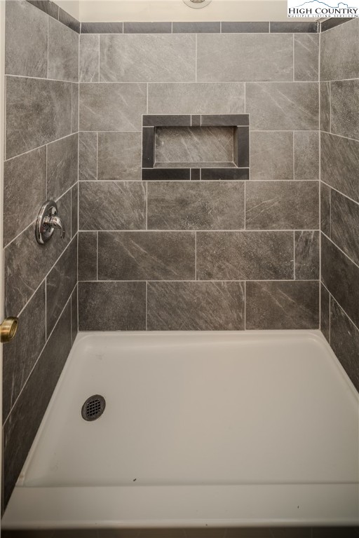471 Lakeview Road Newland, NC 28657 - Photo 24 of 50 Gallery Image 24