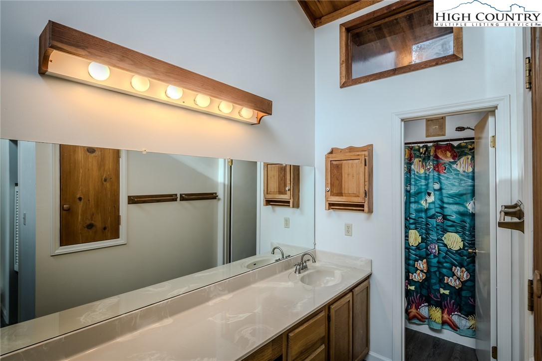 471 Lakeview Road Newland, NC 28657 - Photo 30 of 50 Gallery Image 30