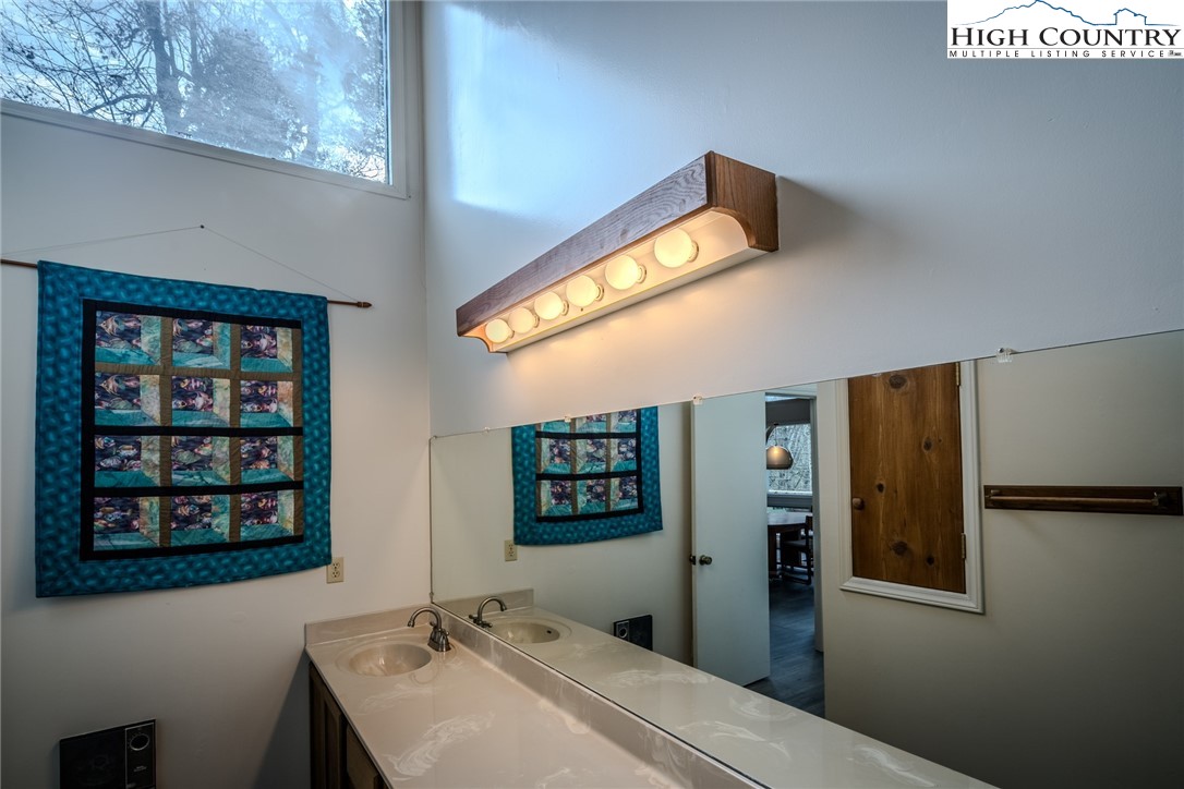 471 Lakeview Road Newland, NC 28657 - Photo 31 of 50 Gallery Image 31