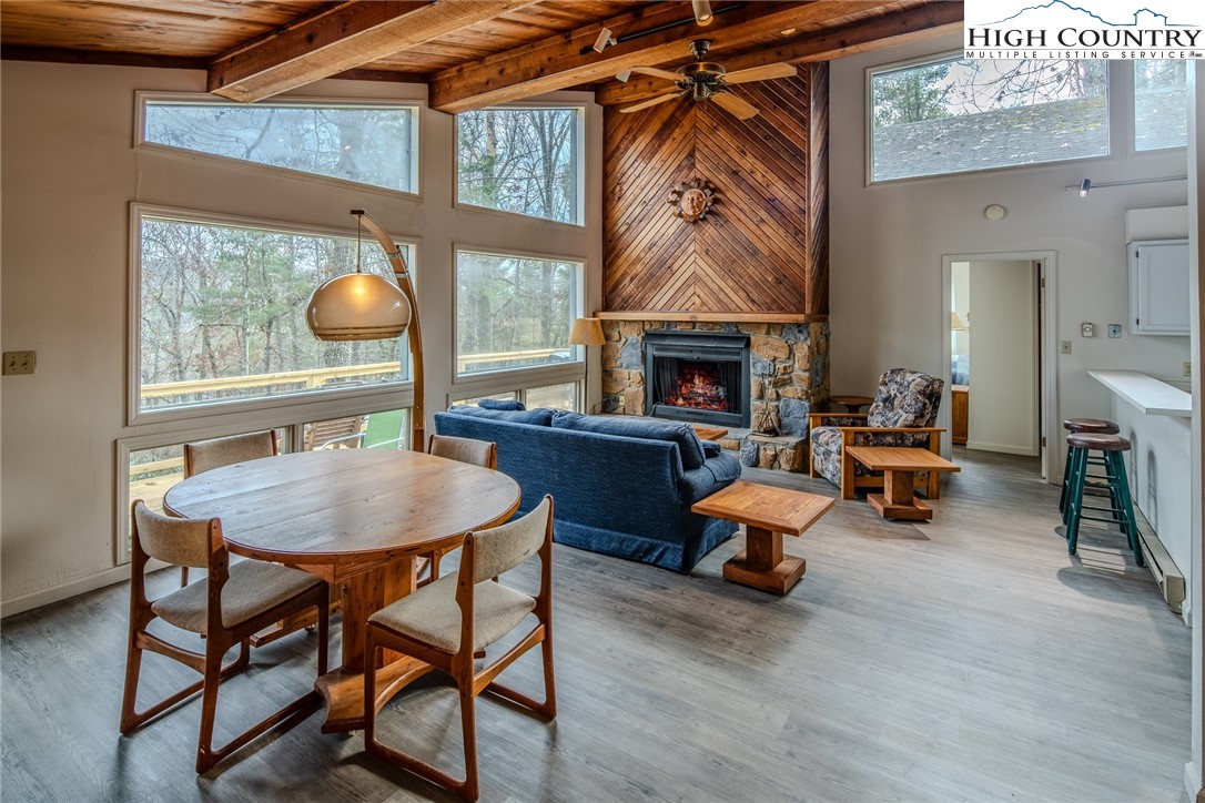471 Lakeview Road Newland, NC 28657 - Photo 4 of 50 Gallery Image 4