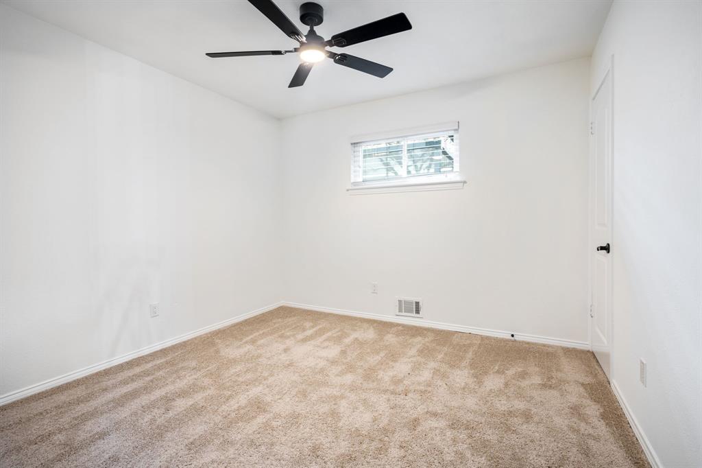 10922 Ferndale Road Dallas, TX 75238 - Photo 30 of 40
