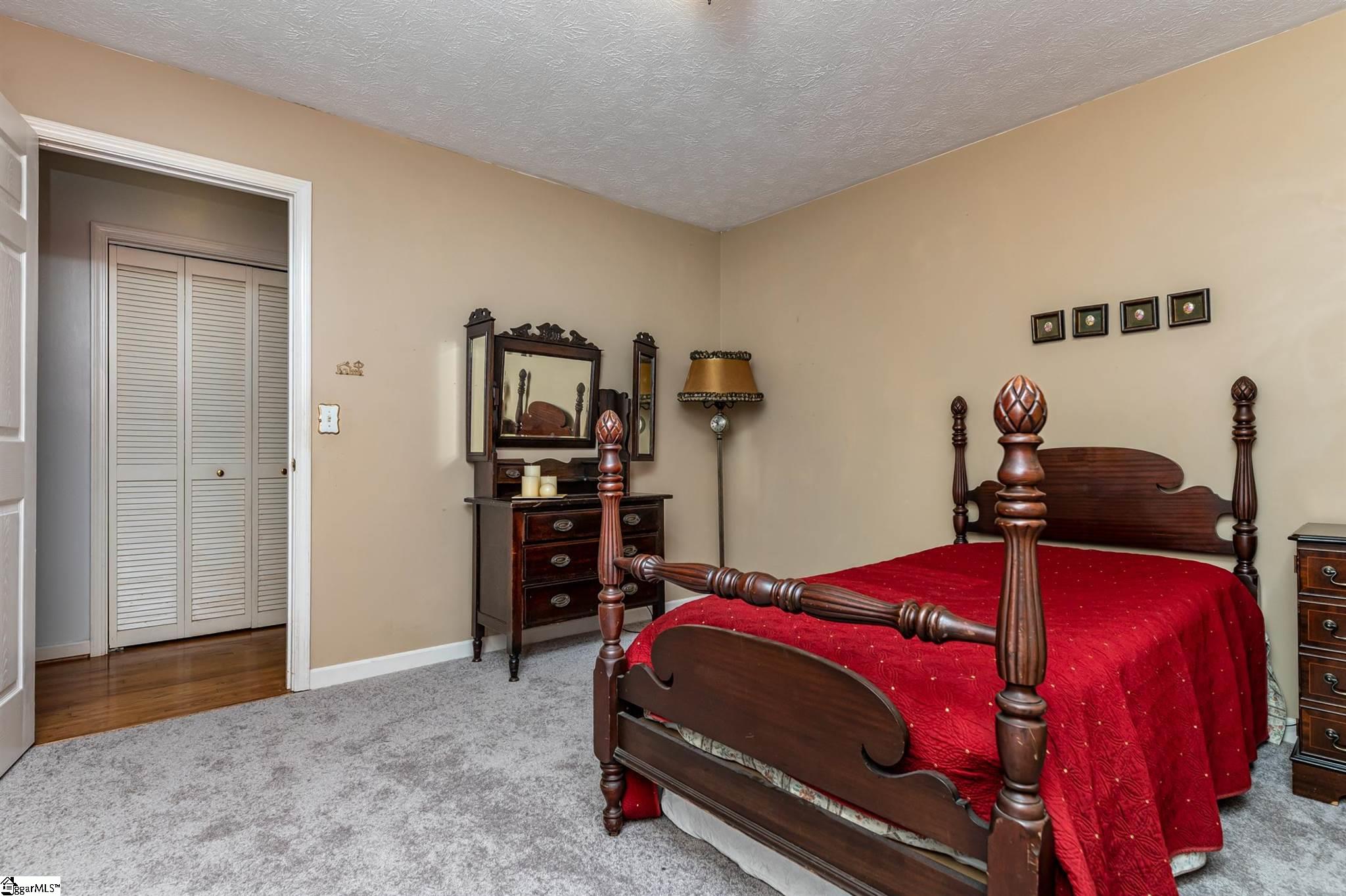 514 Hammett Road Greer, SC 29650 - Photo 2 of 28 Gallery Image 2
