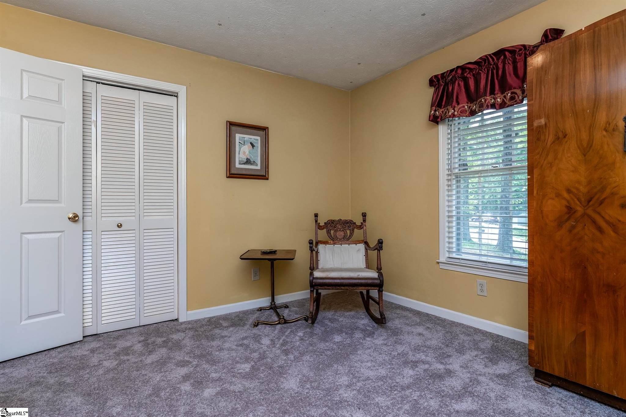 514 Hammett Road Greer, SC 29650 - Photo 4 of 28 Gallery Image 4