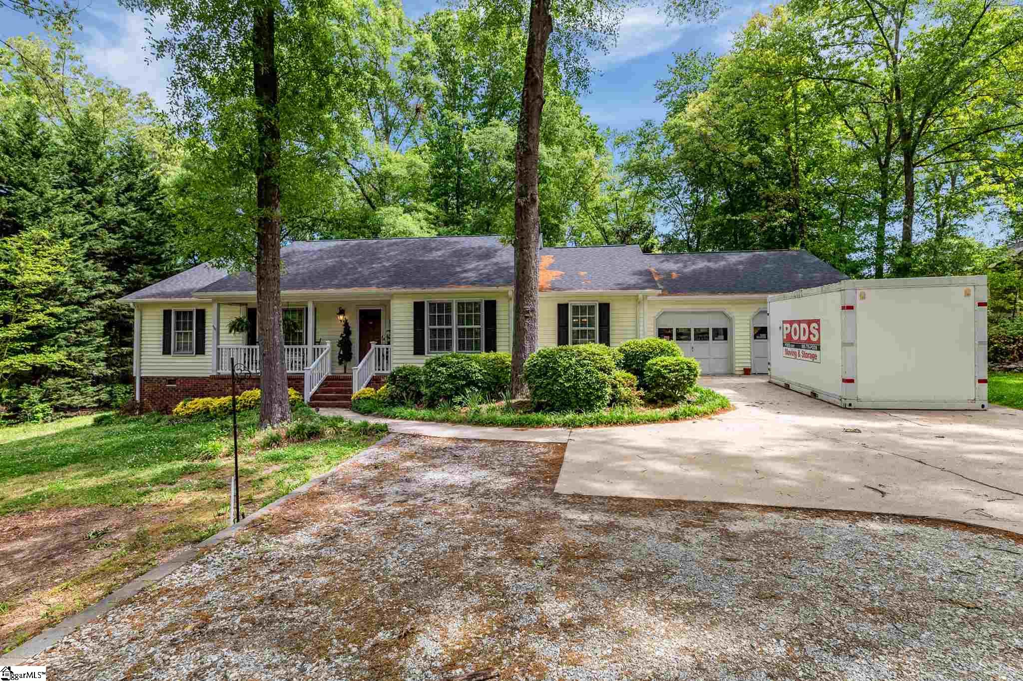 514 Hammett Road Greer, SC 29650 - Photo 8 of 28 Gallery Image 8