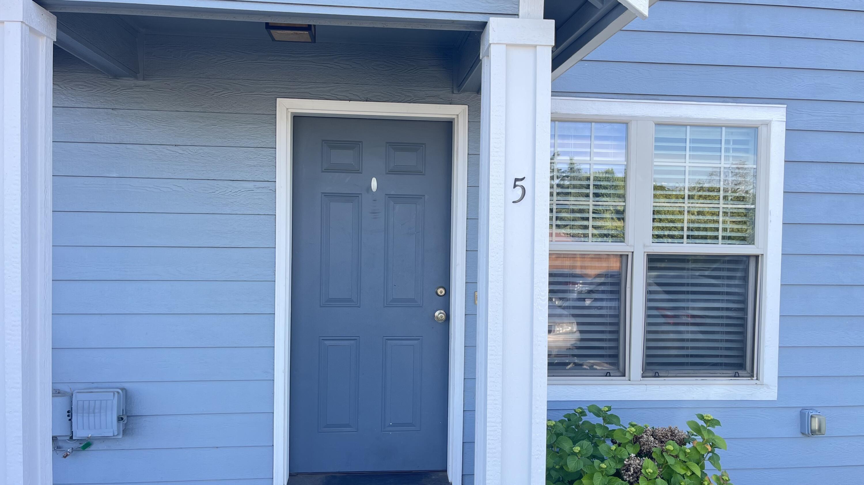 450 Midway Road, Unit 5 Medford, OR 97501 - Photo 4 of 46 IMG_2809 (1)