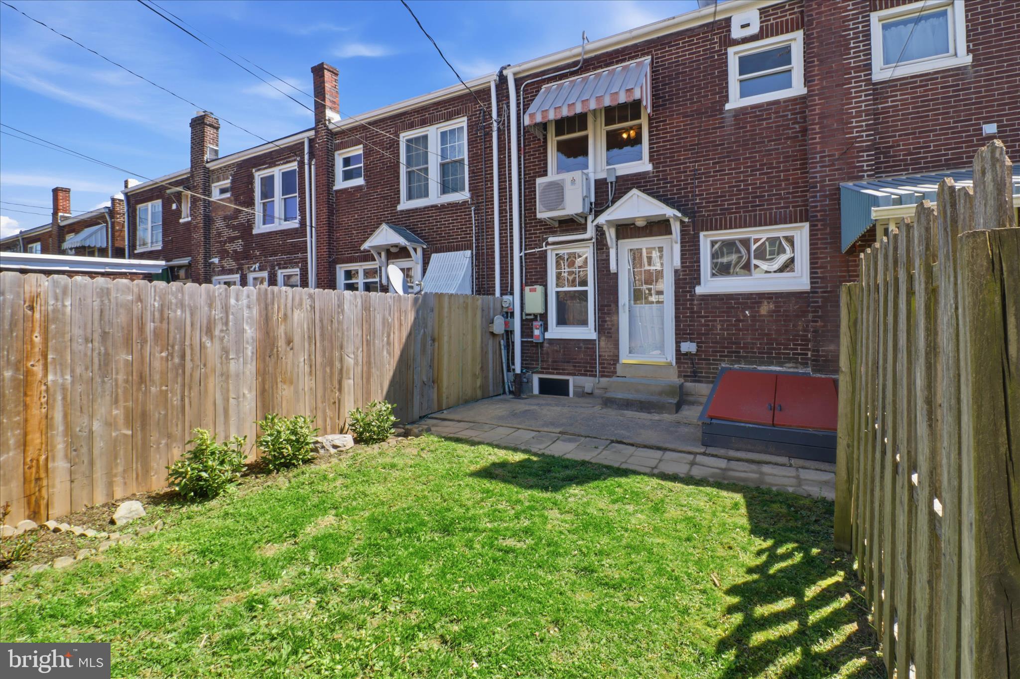 521 Hamilton Street Lancaster, PA 17602 - Photo 39 of 44 a front view of a house with a yard