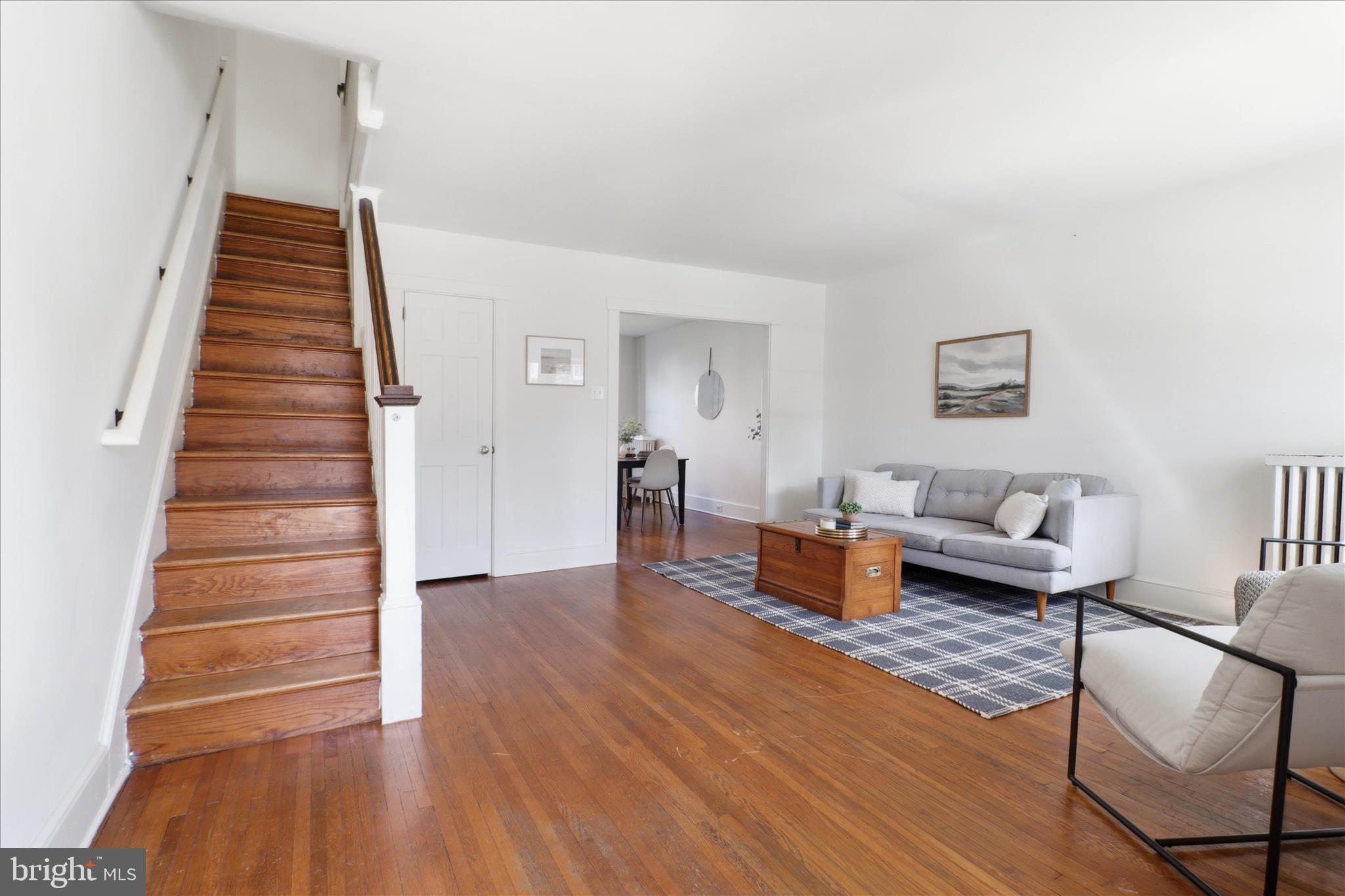 521 Hamilton Street Lancaster, PA 17602 - Photo 5 of 44 a living room with furniture and wooden floor