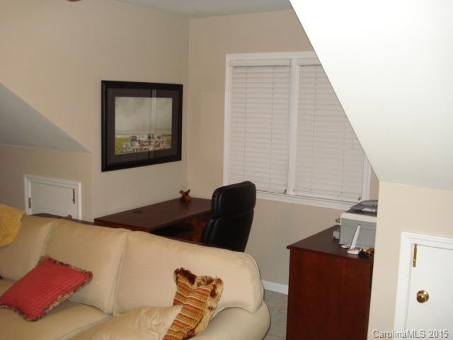 10116 Truitt Court Huntersville, NC 28078 - Photo 12 of 18 a living room with furniture and a couch