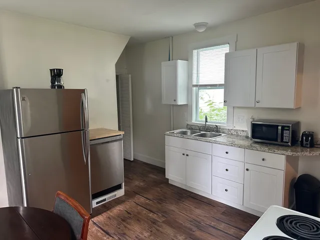 $1,895 | 26 Maple Street, Dover, NH 03820