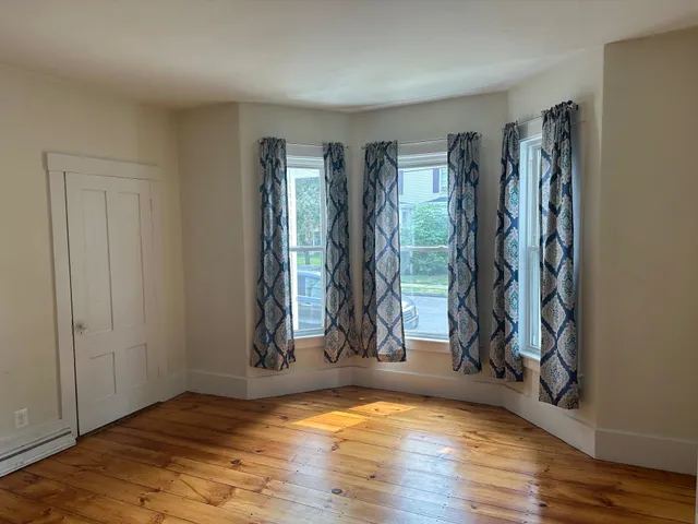 $1,895 | 26 Maple Street, Dover, NH 03820