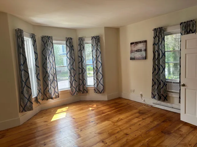 $1,895 | 26 Maple Street, Dover, NH 03820