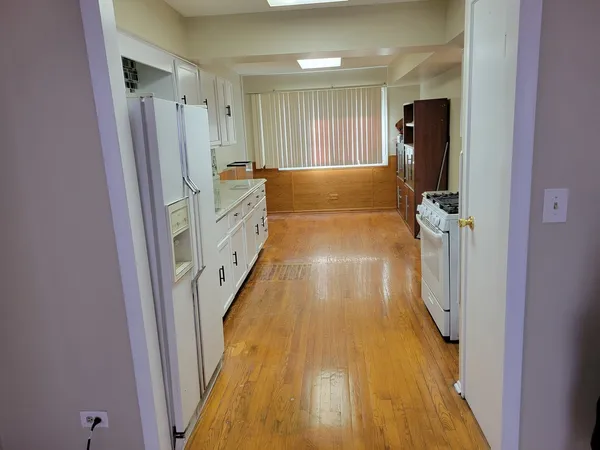 $385,000 | 483 Rustic Drive, Wheeling, IL 60090