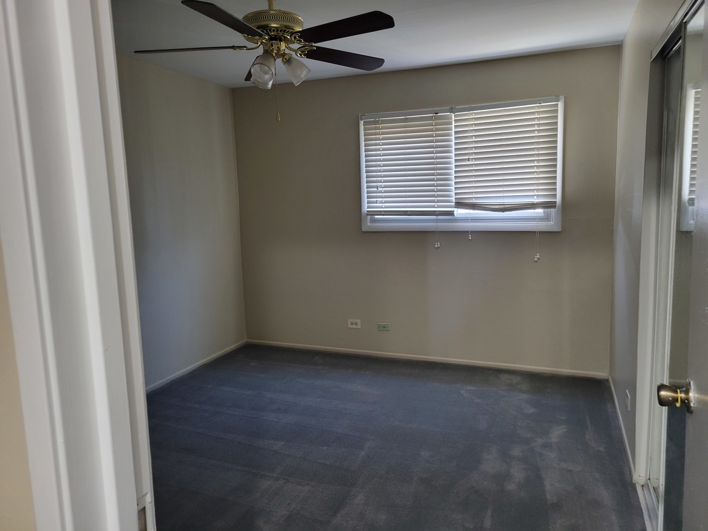 483 Rustic Drive Wheeling, IL 60090 - Photo 8 of 19