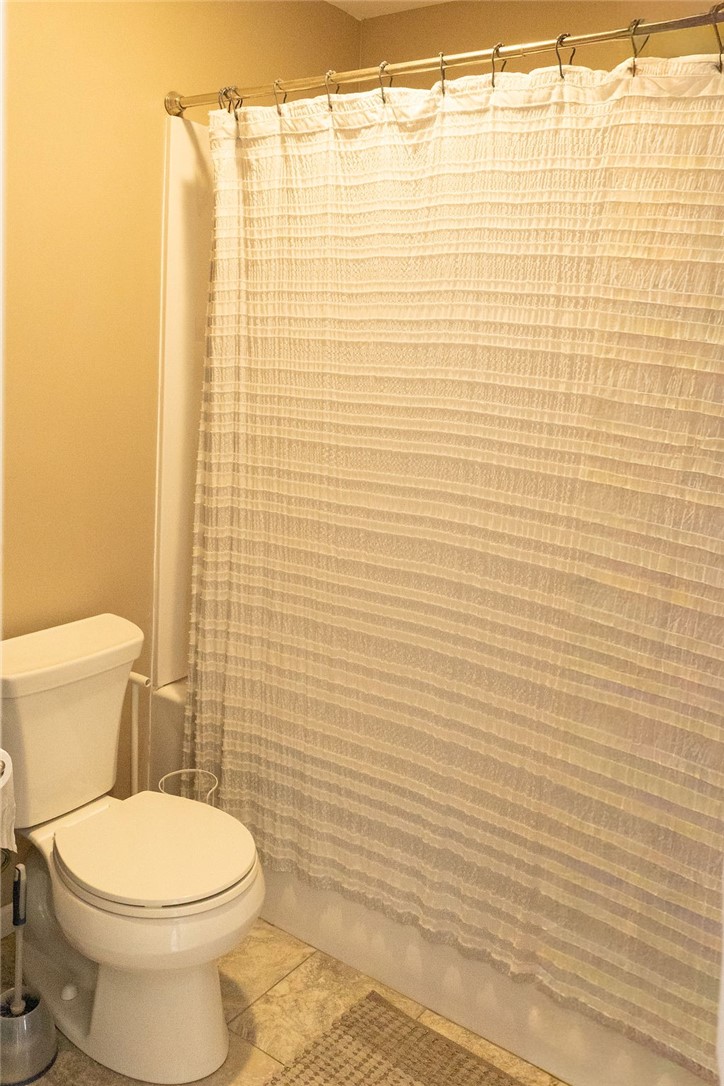 114 Mapleleaf Drive Catlin, IL 61817 - Photo 26 of 33 2nd Bathroom