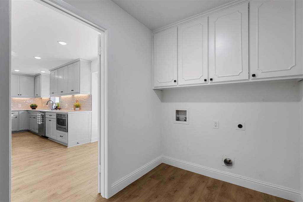 5204 Partridge Road Fort Worth, TX 76132 - Photo 29 of 34 Laundry room to host two full sized units