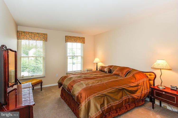 8611 Aqueduct Road Potomac, MD 20854 - Photo 19 of 30 Bedroom