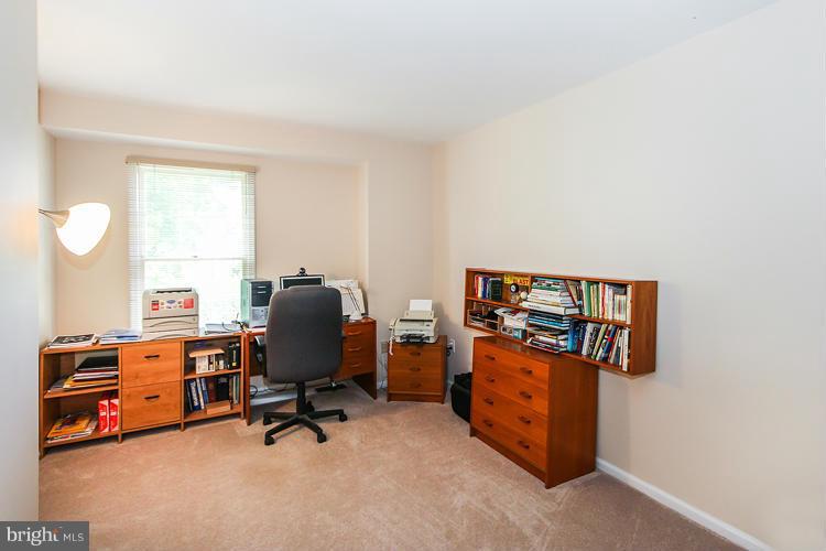 8611 Aqueduct Road Potomac, MD 20854 - Photo 20 of 30 Bedroom