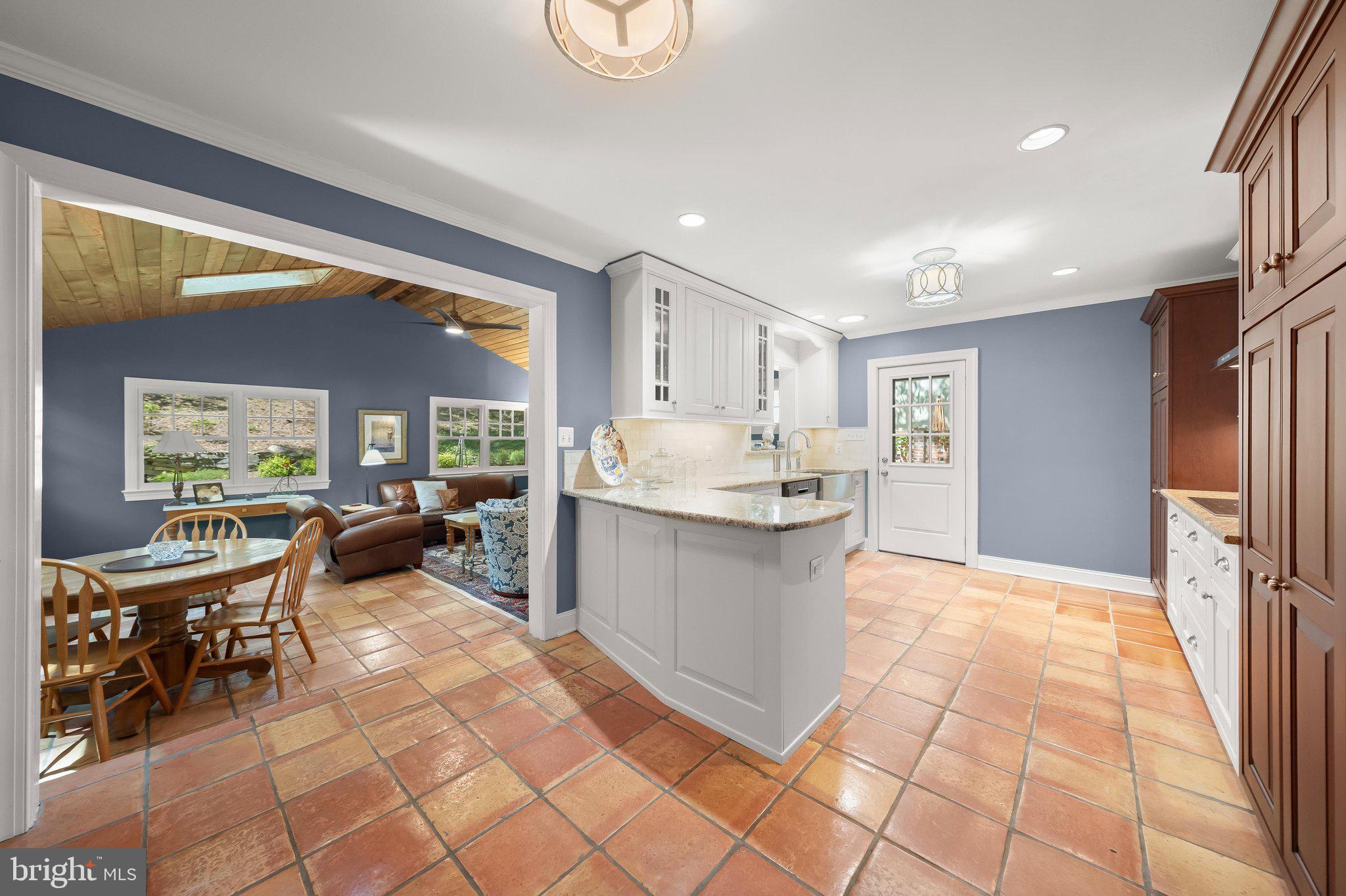 5318 Tuscarawas Road Bethesda, MD 20816 - Photo 9 of 42 Kitchen and Family room