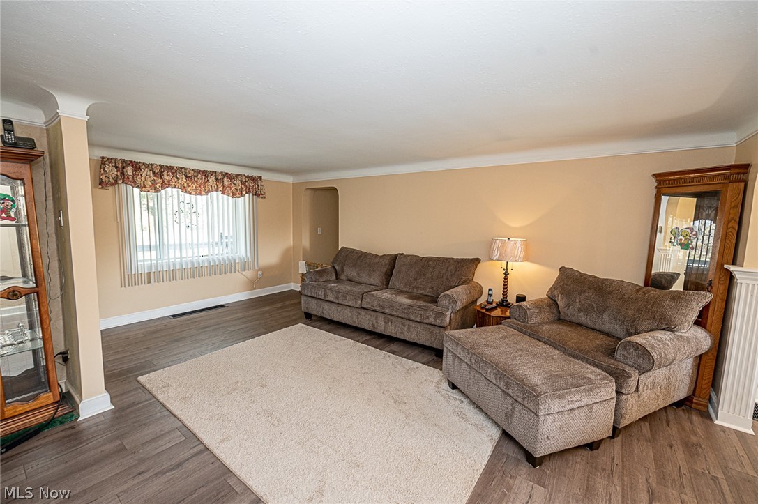 36426 Ridge Road Willoughby, OH 44094 - Photo 5 of 14 Gallery Image 5