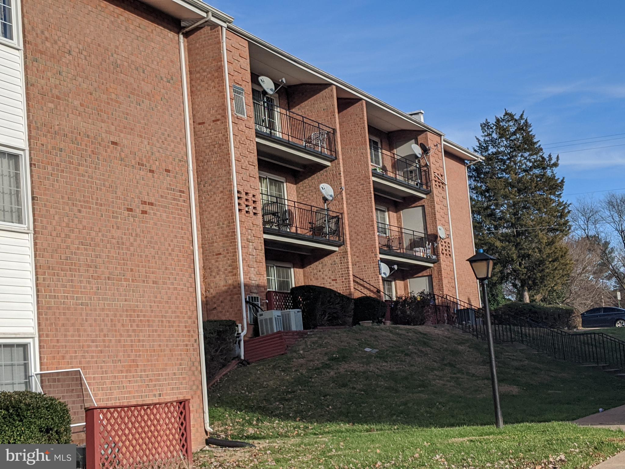 635 Waterloo Road, Unit 231 Warrenton, VA 20186 - Photo 1 of 20