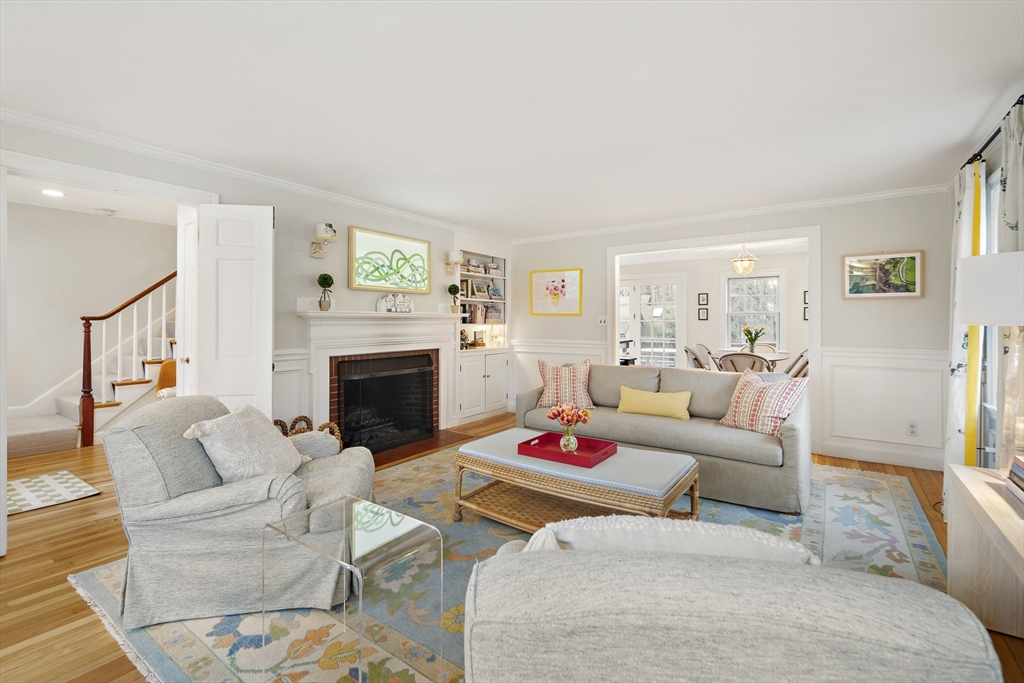 96 Glen Road Wellesley, MA 02481 - Photo 3 of 41