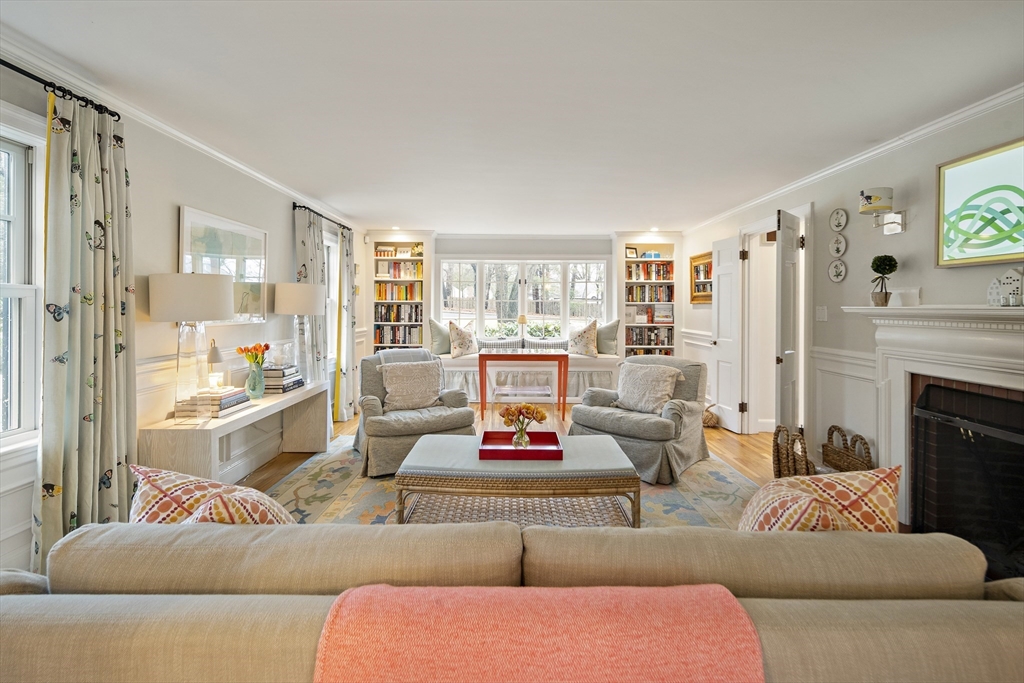 96 Glen Road Wellesley, MA 02481 - Photo 4 of 41