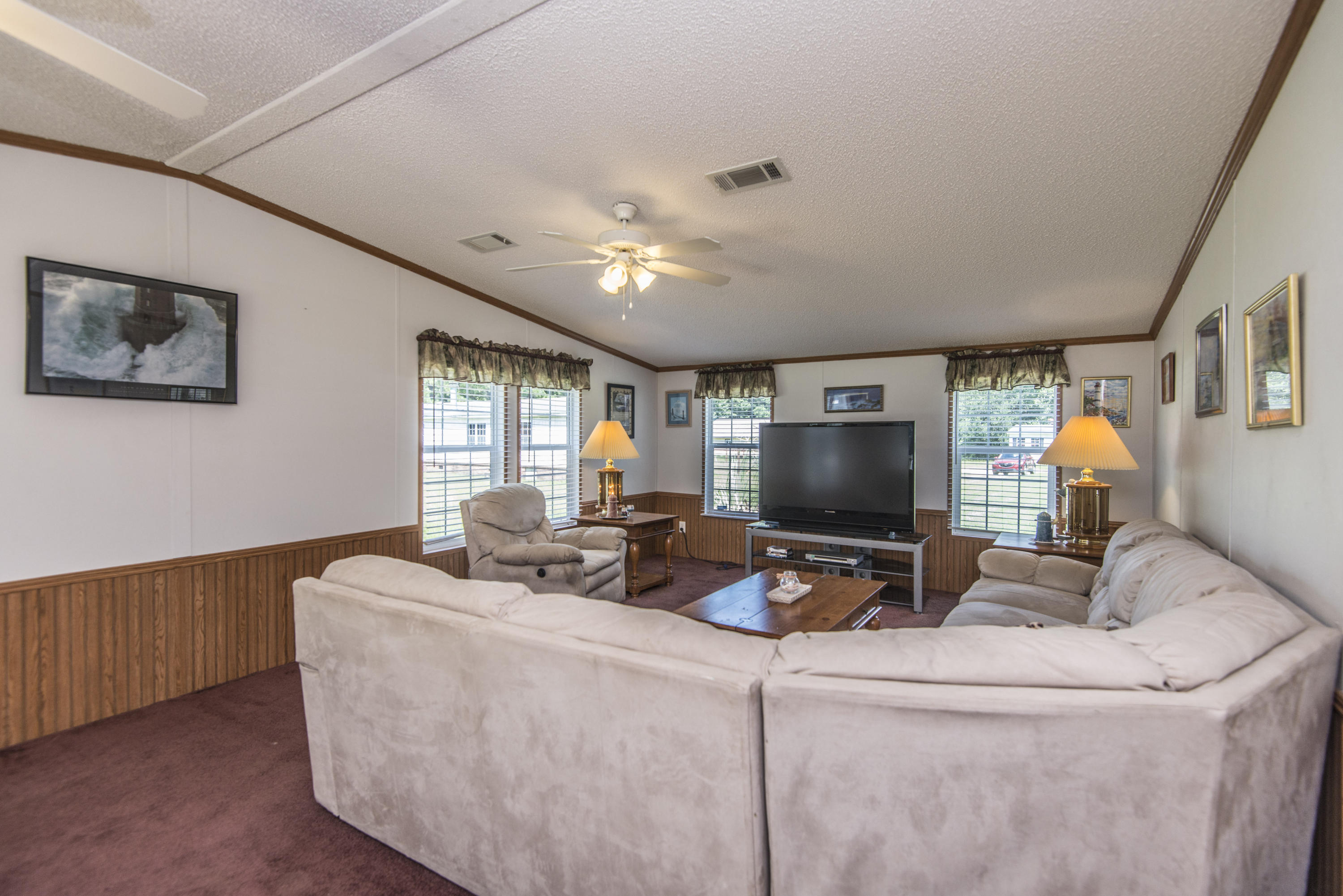 125 Little River Road Goose Creek, SC 29445 - Photo 24 of 33 125LittleRiverfamilyroom2