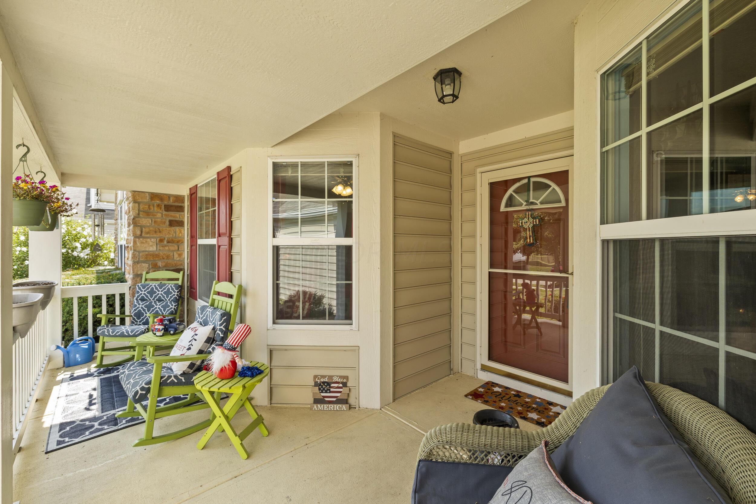 4420 Landmark Road Groveport, OH 43125 - Photo 5 of 6 5_front porch