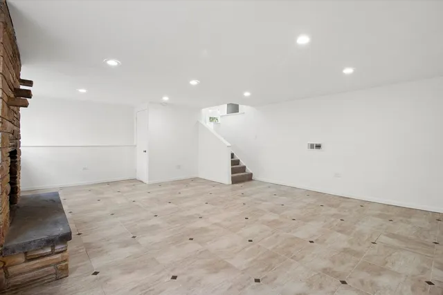 $344,900 | 33448 North Greentree Road, Grayslake, IL 60030