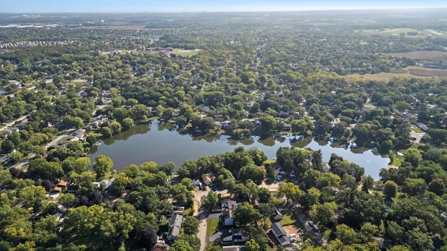 $344,900 | 33448 North Greentree Road, Grayslake, IL 60030