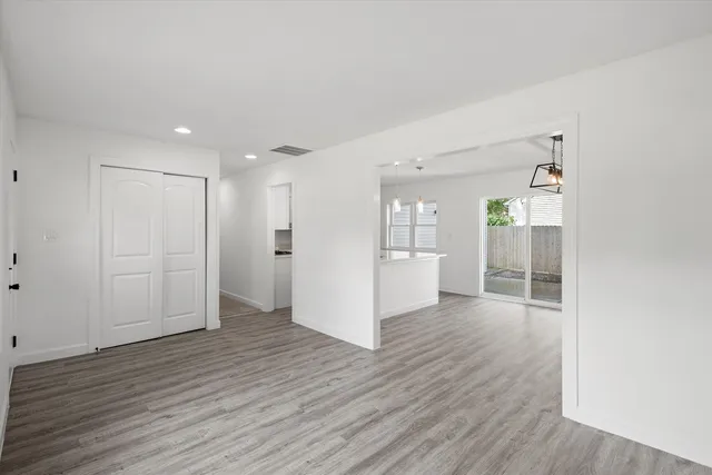 $344,900 | 33448 North Greentree Road, Grayslake, IL 60030