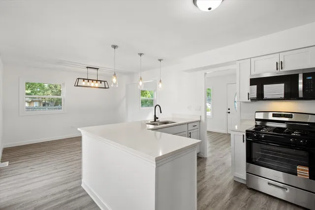 $344,900 | 33448 North Greentree Road, Grayslake, IL 60030