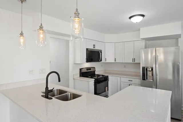 $344,900 | 33448 North Greentree Road, Grayslake, IL 60030