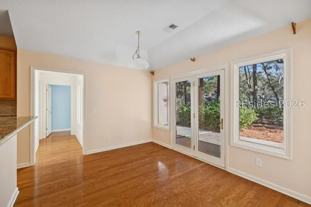 $869,000 | 8 Oketee Court, Hilton Head Island, SC 29926