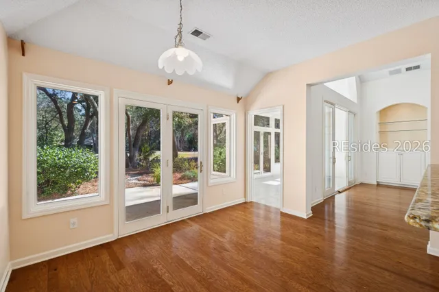 $869,000 | 8 Oketee Court, Hilton Head Island, SC 29926