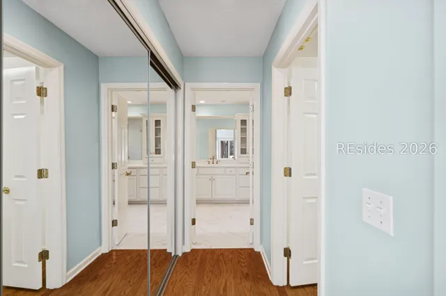 $869,000 | 8 Oketee Court, Hilton Head Island, SC 29926