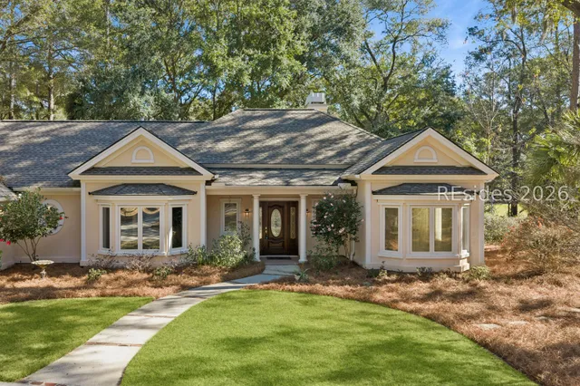 $869,000 | 8 Oketee Court, Hilton Head Island, SC 29926