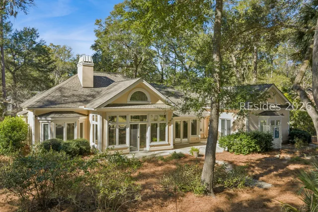 $869,000 | 8 Oketee Court, Hilton Head Island, SC 29926