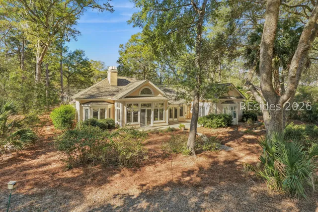 $869,000 | 8 Oketee Court, Hilton Head Island, SC 29926