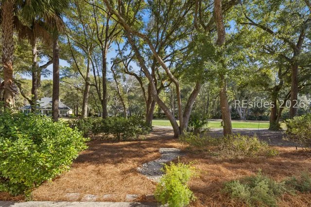 $869,000 | 8 Oketee Court, Hilton Head Island, SC 29926
