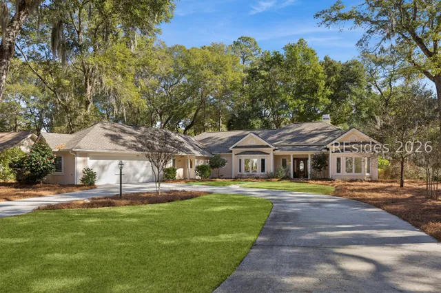 $869,000 | 8 Oketee Court, Hilton Head Island, SC 29926