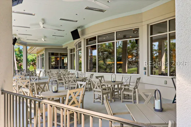 $869,000 | 8 Oketee Court, Hilton Head Island, SC 29926