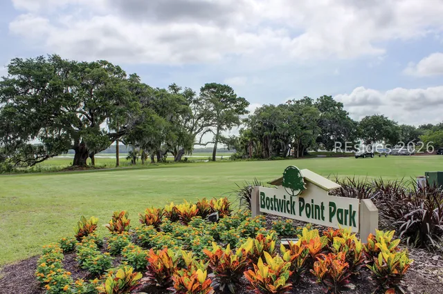 $869,000 | 8 Oketee Court, Hilton Head Island, SC 29926