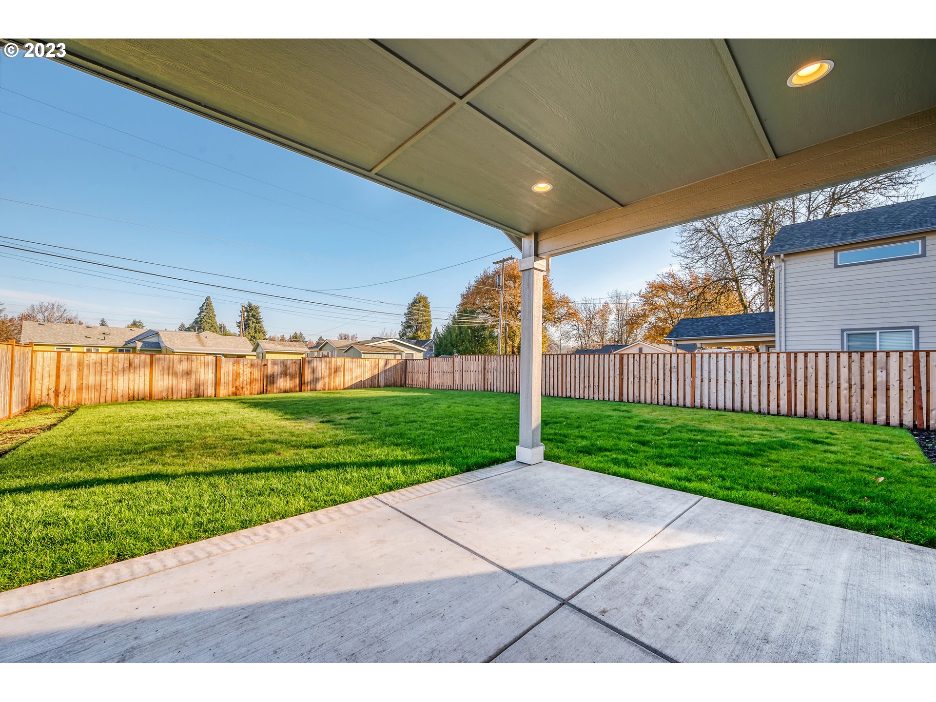 1057 Laura Street Springfield, OR 97477 - Photo 26 of 39 a view of a backyard with pathway
