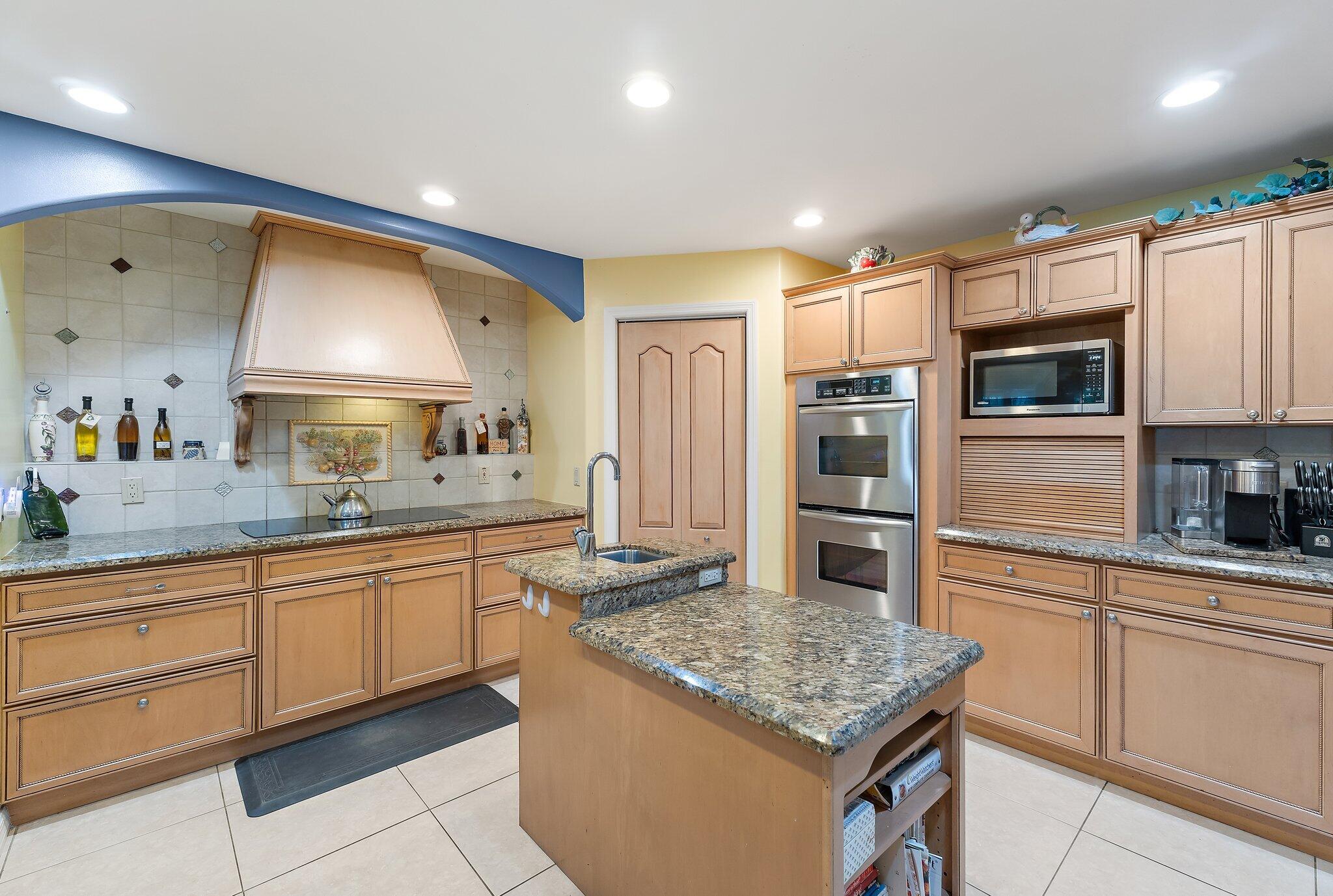 5501 Old Fort Jupiter Road Jupiter, FL 33458 - Photo 13 of 42 017-5501OldFortJupiterRd-Jupiter-SMALL