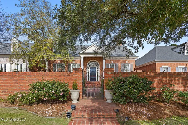 $669,000 | 450 St Andrews Drive, Jackson, MS 39211