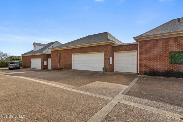 $669,000 | 450 St Andrews Drive, Jackson, MS 39211