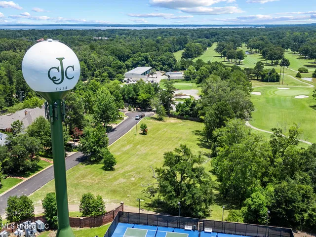 $669,000 | 450 St Andrews Drive, Jackson, MS 39211